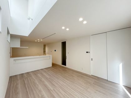 一宮市三条字郷内西 3号棟 リビング