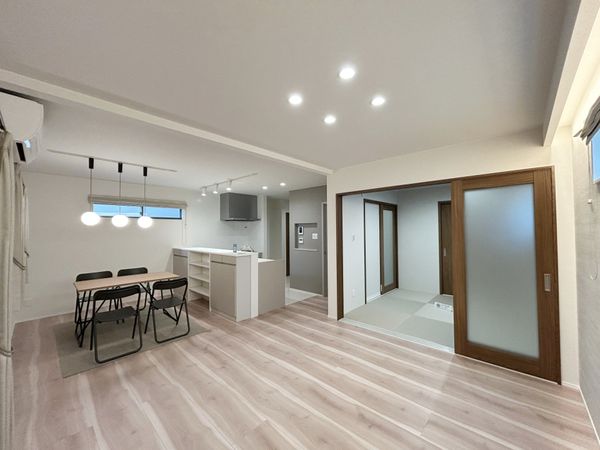 稲沢市下津小井戸2丁目 3号棟 リビング