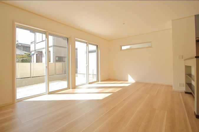 江南市尾崎町屋敷 4号棟 リビング