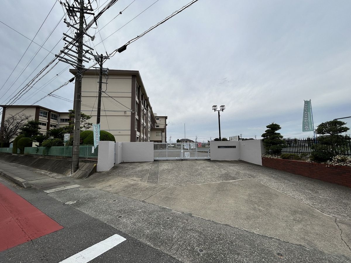一宮市春明東中屋 西成東小学校(約1000m) 西成東小学校(約1000m)