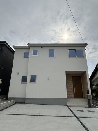 稲沢市治郎丸中町・1号棟 外観 稲沢市治郎丸中町・1号棟 外観