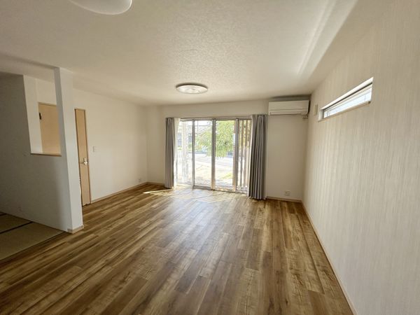 江南市上奈良町 戸建 リビング 江南市上奈良町 戸建 リビング