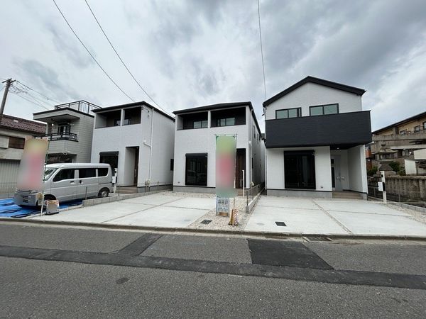 一宮市新生3丁目 2号棟 前面道路含む外観 一宮市新生3丁目 2号棟 前面道路含む外観