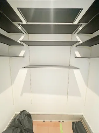 2階西側洋室のウォークインクローゼット