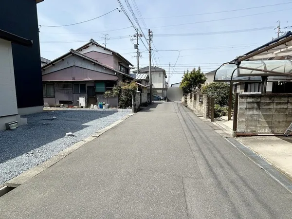 北側の接道道路は幅員5.0mの位置指定道路
