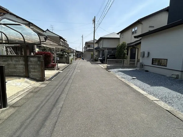 北側の接道道路は幅員5.0mの位置指定道路
