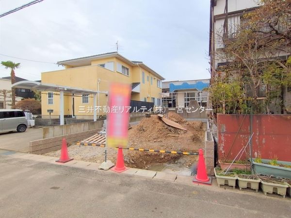 一宮市花池3丁目・新築戸建 前面道路含む外観 一宮市花池3丁目・新築戸建 前面道路含む外観