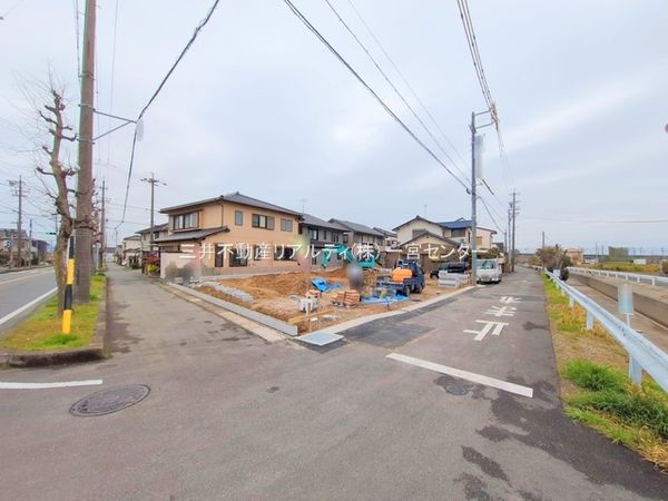 稲沢市北島町・1号棟 前面道路含む外観 稲沢市北島町・1号棟 前面道路含む外観