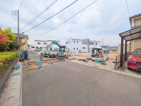 一宮市伝法寺11丁目・B号棟 前面道路含む外観 一宮市伝法寺11丁目・B号棟 前面道路含む外観