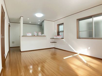 一宮市長島町3丁目・戸建 リビング