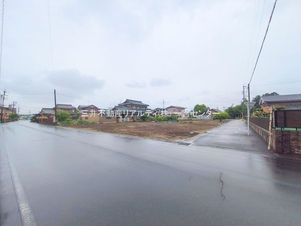 江南市宮後町・3号棟 前面道路含む外観 江南市宮後町・3号棟 前面道路含む外観