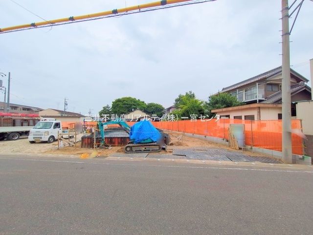 前面道路含む外観