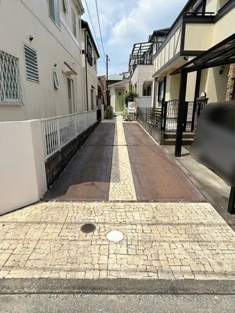 神山小学校まで徒歩約14分！2000年11月築の建物ですが、別棟建物をはじめいろいろな箇所がリフォームされています。