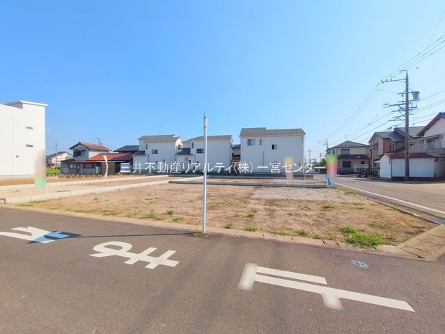 前面道路含む外観