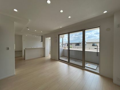 シャトレ愛松今伊勢 リビング