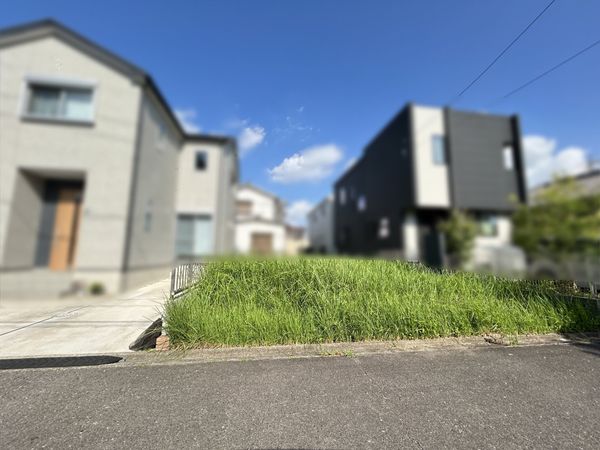 前面道路含む外観