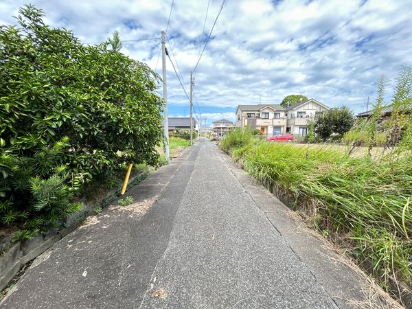 稲沢市赤池北町 土地 前面道路含む外観