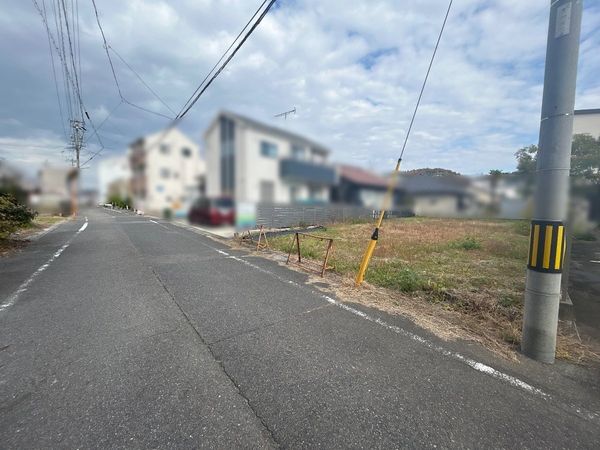前面道路含む外観