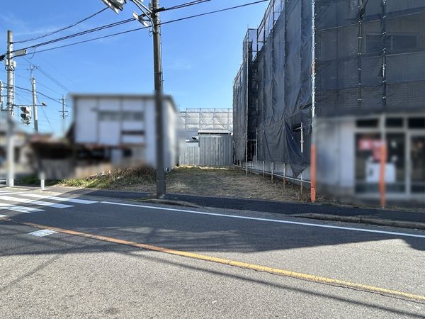 西区大野木3丁目 前面道路含む外観