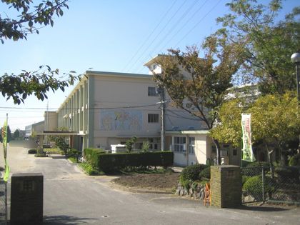 長根小学校（約1010ｍ）