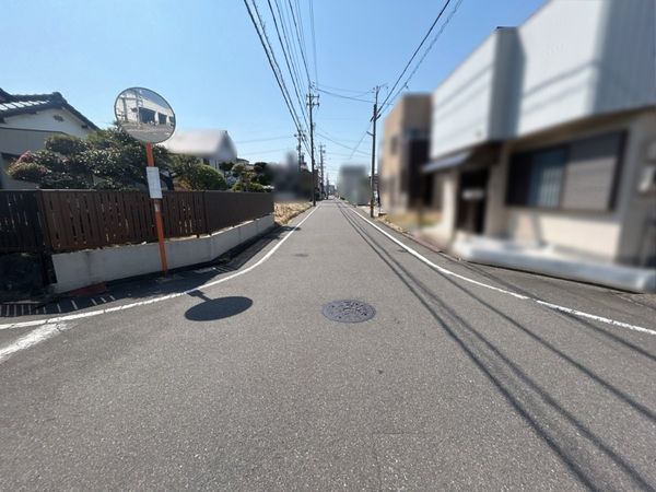 清須市西枇杷島町押花 前面道路含む外観 清須市西枇杷島町押花 前面道路含む外観