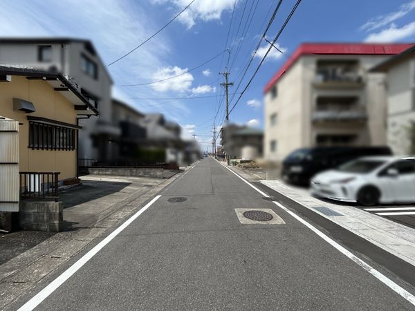前面道路含む外観