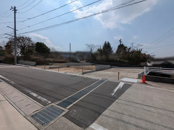 前面道路含む外観