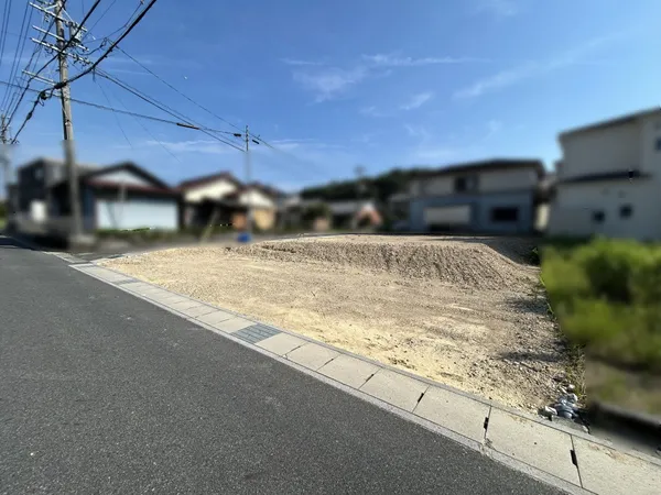 前面道路含む外観