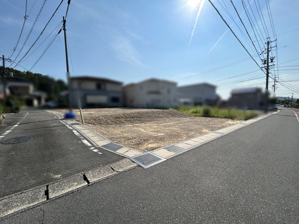 前面道路含む外観