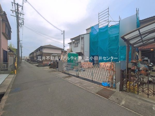 北名古屋市高田寺出口 新築戸建 前面道路含む外観