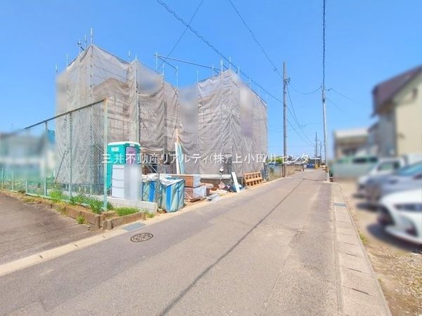 前面道路含む外観