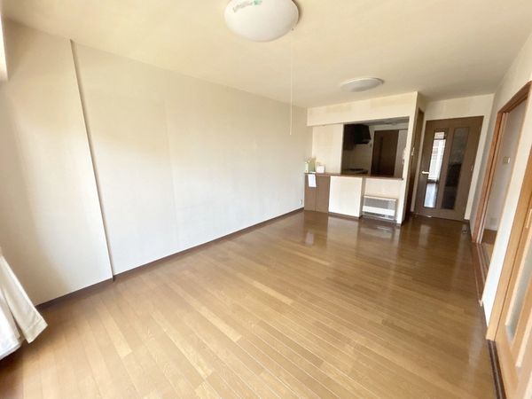 ヒューマンアイランド岩倉 リビング