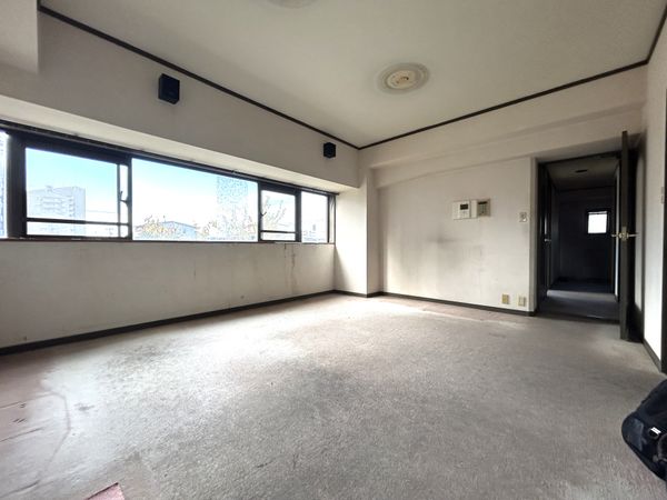 グローリアス岩倉第2 リビング グローリアス岩倉第2 リビング