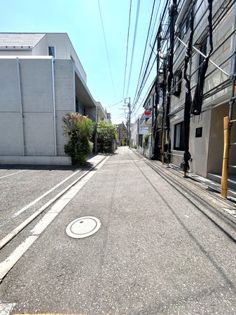 港区南青山四丁目土地 前面道路含む外観 港区南青山四丁目土地 前面道路含む外観