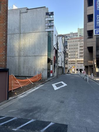六本木7丁目・土地 前面道路含む外観