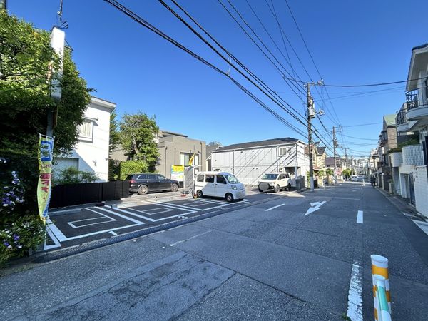 前面道路含む外観