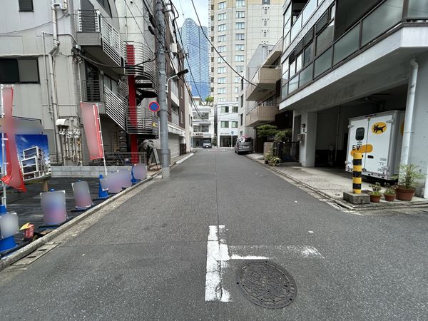 前面道路含む外観