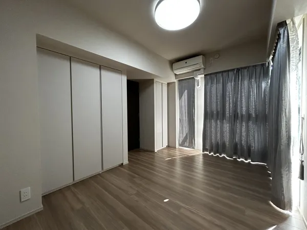 約7.2帖のマスターベッドルーム（賃借人入居前に撮影しました。）