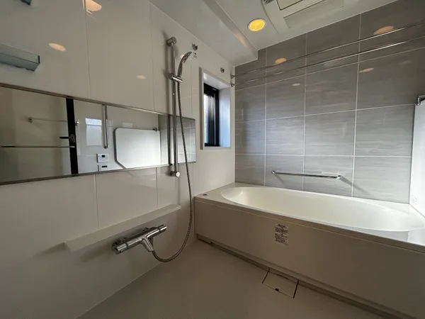 賃借人入居前に撮影しました。