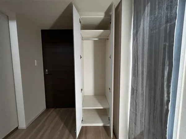 マスターベッドルーム部分収納（賃借人入居前に撮影しました。）