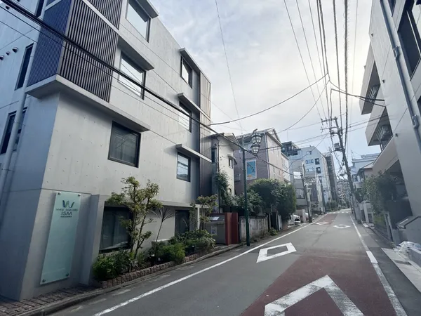 前面道路含む外観