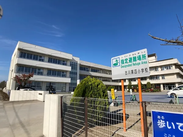 徒歩８分