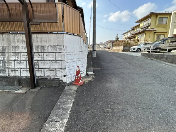 前面道路含む外観