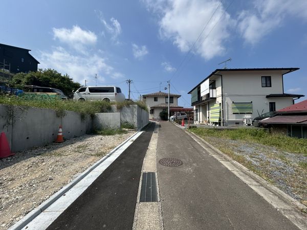 東仙台1丁目 前面道路含む外観
