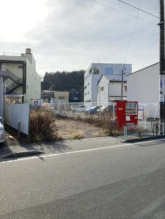 フラットな敷地および道路の為、自転車などの乗り入れもスムーズです。