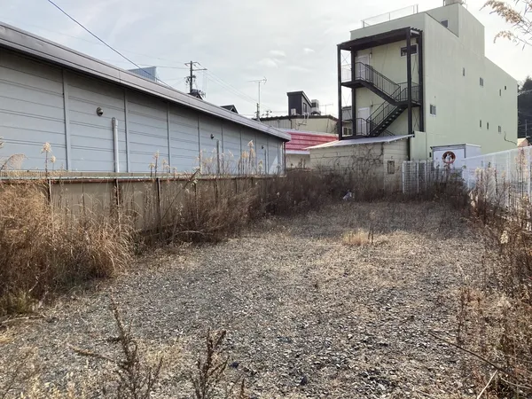 フラットな敷地および道路の為、自転車などの乗り入れもスムーズです。