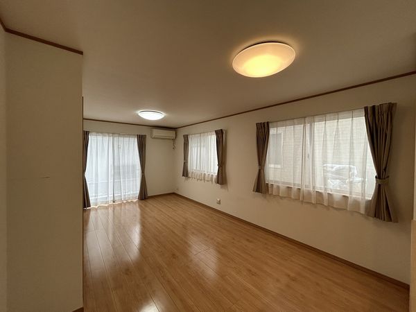 泉ケ丘5丁目 戸建 リビング 泉ケ丘5丁目 戸建 リビング