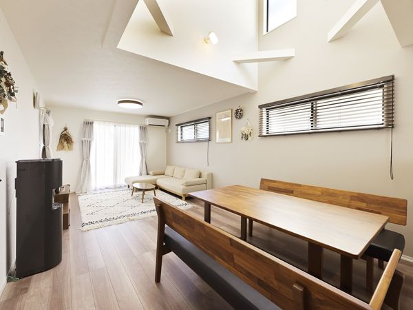 向陽台3丁目 戸建 リビング