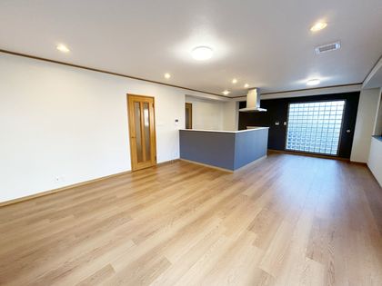 松陵1丁目 戸建 リビング