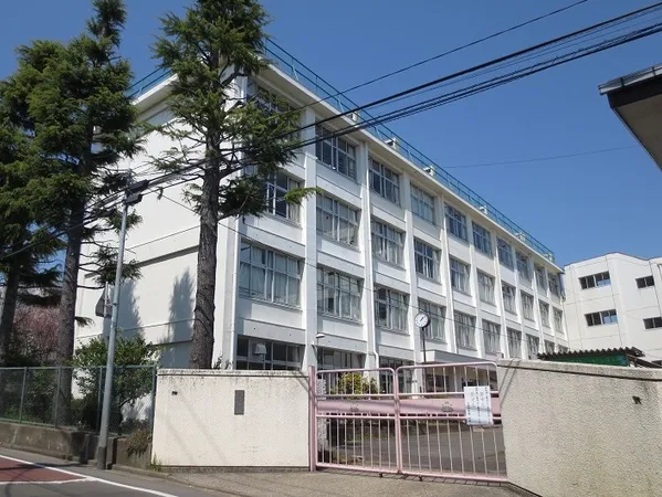 徒歩9分